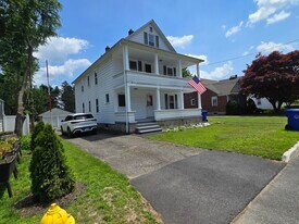 64 Pine St in Torrington, CT - Building Photo