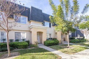 19216 Hamlin St in Los Angeles, CA - Building Photo