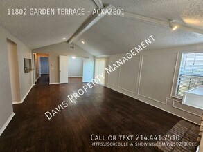 11802 GARDEN Ter in Dallas, TX - Building Photo - Building Photo