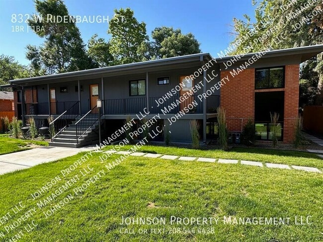 property at 832 W Ridenbaugh St