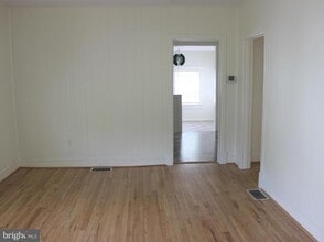 6454 Holyoke Dr in Annandale, VA - Building Photo - Building Photo