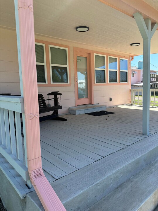 114 Beachview Loop in Whitney, TX - Foto de edificio
