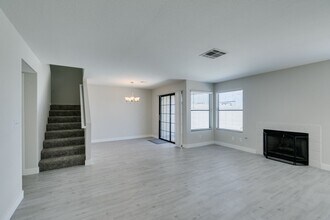 2300 Chapman Hill Dr in Las Vegas, NV - Building Photo - Building Photo
