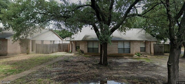 property at 2529 Hickory Dr