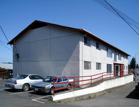 Linda Apartments in Everett, WA - Building Photo - Building Photo