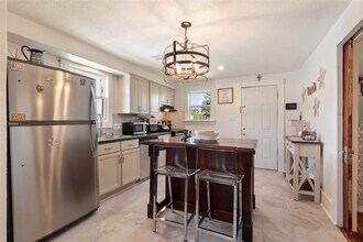 2216 Grover Ave in Galveston, TX - Building Photo - Building Photo