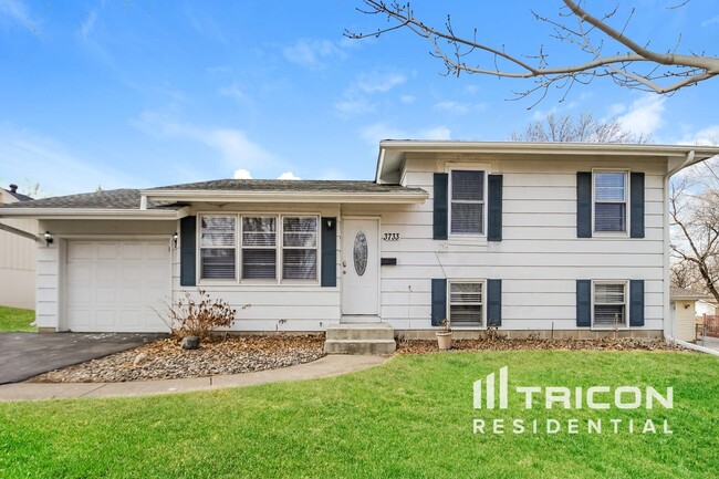property at 3733 Hillsboro Ave N