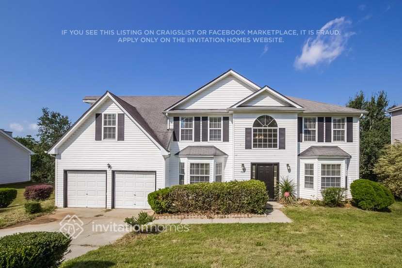 733 Trigg Lake Ct in Stone Mountain, GA - Foto de edificio