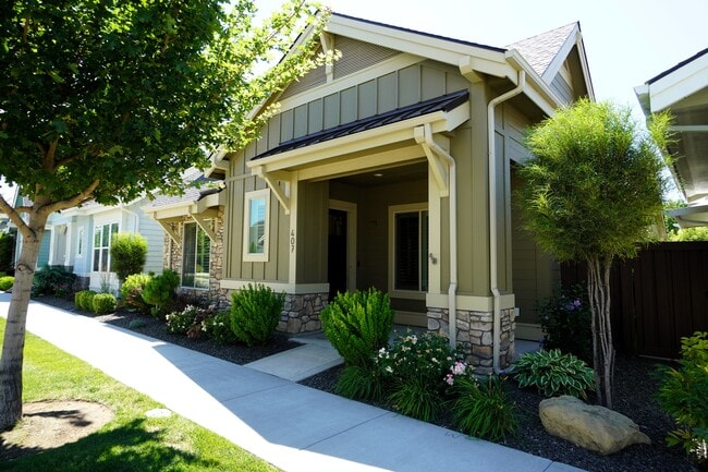 property at 407 W Pavilion Ln