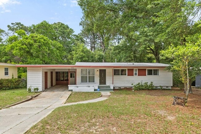 4936 Springhill Dr