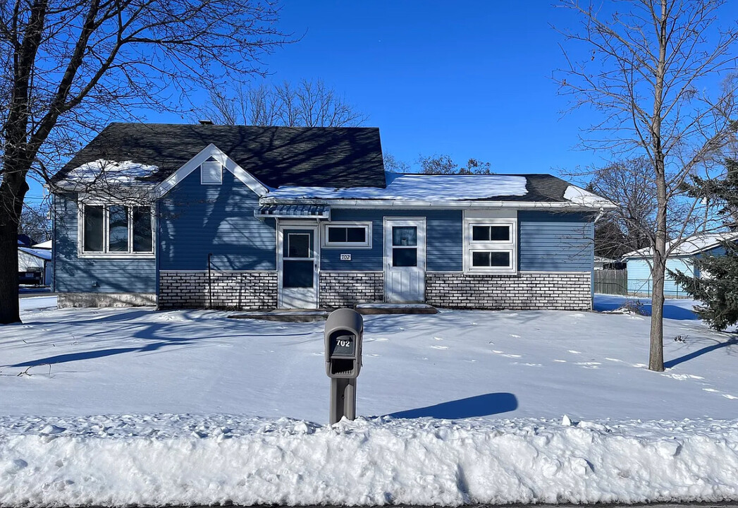 901 Harlem Rd in Machesney Park, IL - Building Photo