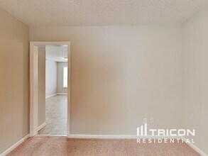 907 S Philwood Ct in Fuquay Varina, NC - Building Photo - Building Photo