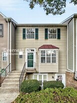 16321 Taconic Cir in Montclair, VA - Building Photo