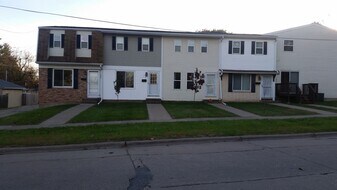 325 10th Ave N in Clinton, IA - Building Photo