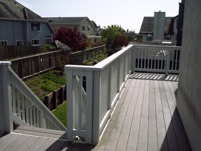 633 Silver Ave in Half Moon Bay, CA - Foto de edificio - Building Photo