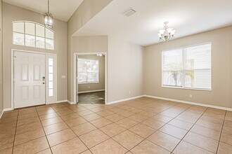 8610 Sandy Plains Dr in Riverview, FL - Building Photo - Building Photo