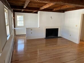 8 Morse Ct in Manchester by the Sea, MA - Building Photo - Building Photo