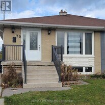 20 Heavitree Dr in Toronto, ON - Building Photo