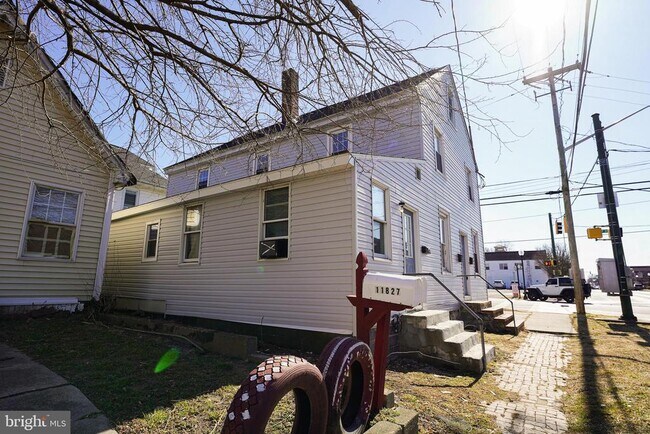 30514 Dr William P. Hytche Blvd in Princess Anne, MD - Foto de edificio - Building Photo