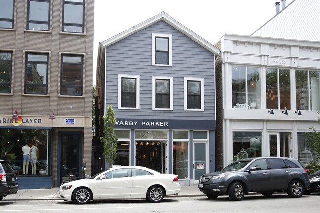 851 W Armitage Ave