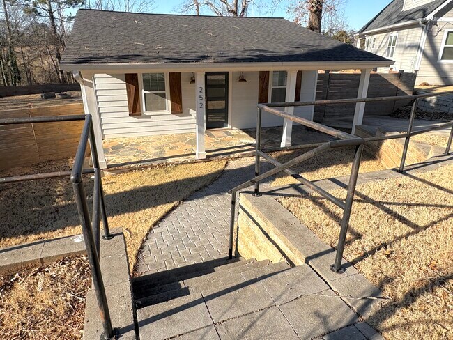 252 Tiger Flowers Cir NW in Atlanta, GA - Building Photo - Building Photo