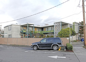 COLLEGE COURT Apartments