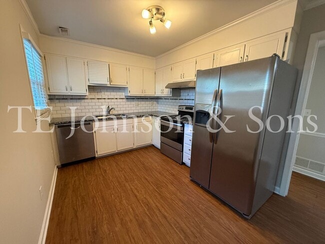 property at 3915 Valley Ct
