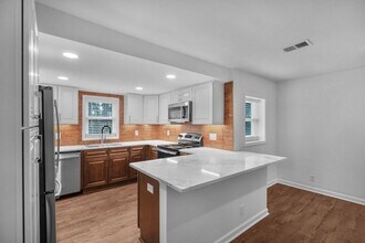 148 NC-210 in Holly Ridge, NC - Building Photo - Building Photo