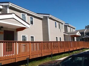 4014 Ben Walters Ln in Homer, AK - Foto de edificio - Building Photo