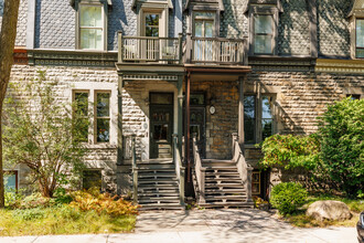 33 Stayner Rue in Westmount, QC - Building Photo - Building Photo