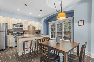 887 Juniper St NE in Atlanta, GA - Building Photo - Building Photo