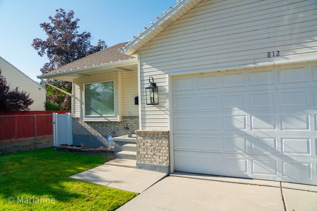 property at 812 E 2700 S