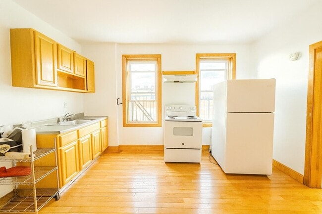 549 West Side Ave in Jersey City, NJ - Building Photo - Building Photo