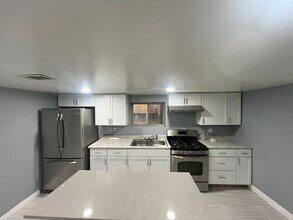 6222 S Albany Ave, Unit GardenUnit in Chicago, IL - Building Photo - Building Photo