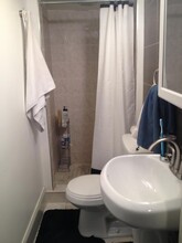18 Warwick St, Unit D44 in Boston, MA - Foto de edificio - Building Photo