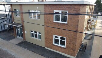 59 King St in Dartmouth, NS - Building Photo
