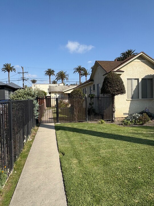 2658 S Rimpau Blvd, Unit 2658 S. Rimpau Blvd in Los Angeles, CA - Foto de edificio