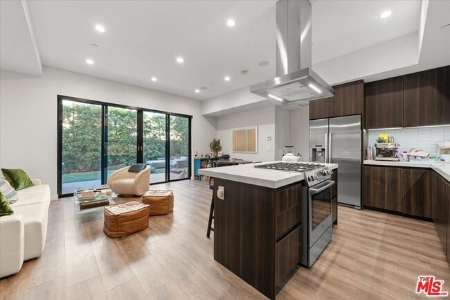 property at 556 Flores St