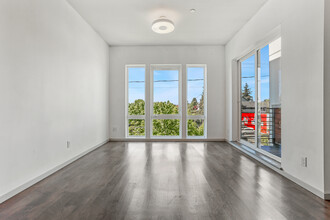 6704 15th Ave NW in Seattle, WA - Building Photo - Building Photo