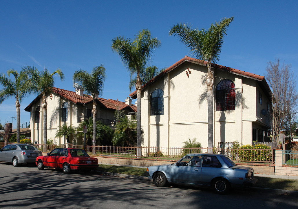 4341-4359 Howard Ave in Los Alamitos, CA - Foto de edificio