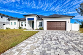 109 NE 8th Terrace in Cape Coral, FL - Building Photo - Building Photo