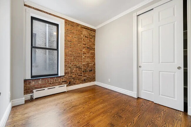 424 E 9th St in New York, NY - Building Photo - Building Photo