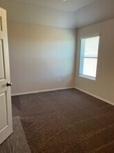 2921 NW 195th St in Edmond, OK - Foto de edificio - Building Photo