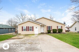 403 Lake Forest Dr in La Vergne, TN - Building Photo