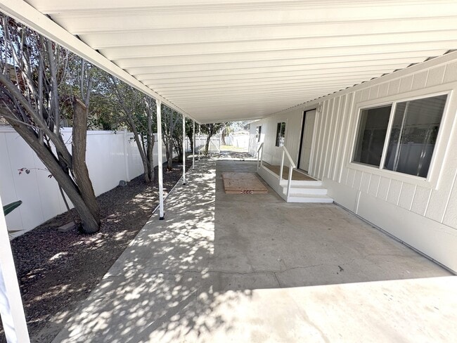 32935 Wildomar Rd in Lake Elsinore, CA - Foto de edificio - Building Photo