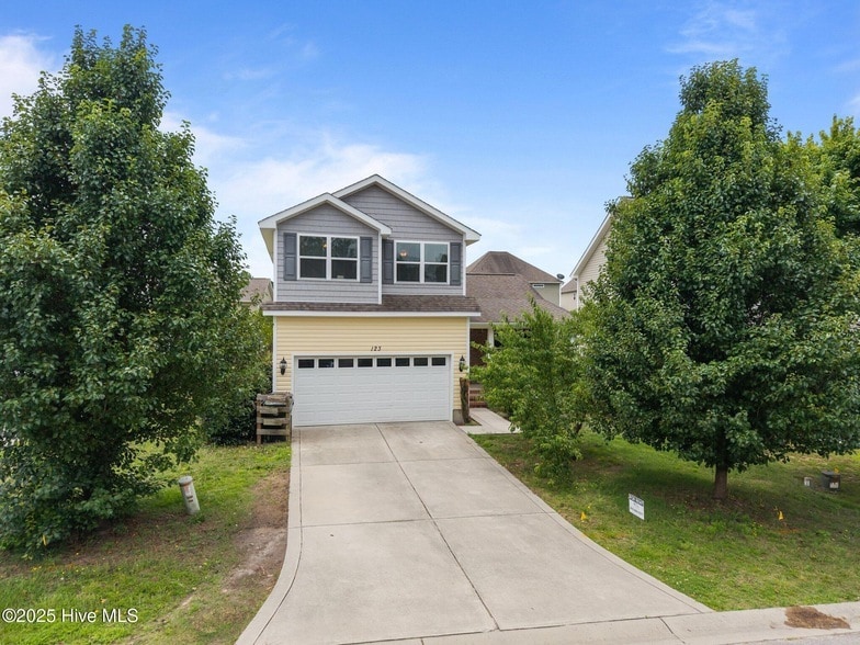 123 Lightwater Dr in Aberdeen, NC - Foto de edificio
