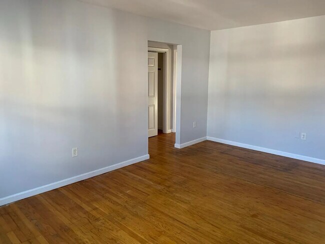 105 Franklin St, Unit 2 in Belleville, NJ - Foto de edificio - Building Photo