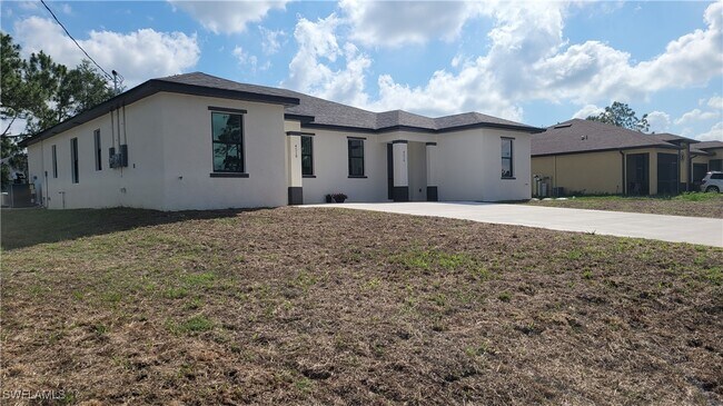 4516 29th St SW in Lehigh Acres, FL - Building Photo - Building Photo