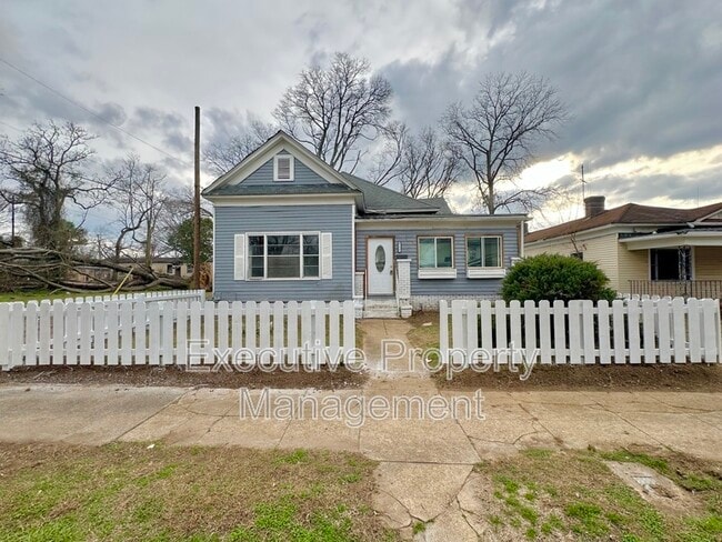 property at 811 17th St SW