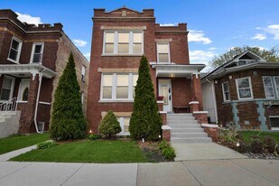 1302 S 61st Ave in Cicero, IL - Building Photo